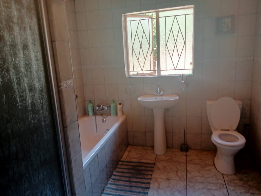 5 Bedroom Property for Sale in Kuruman Northern Cape